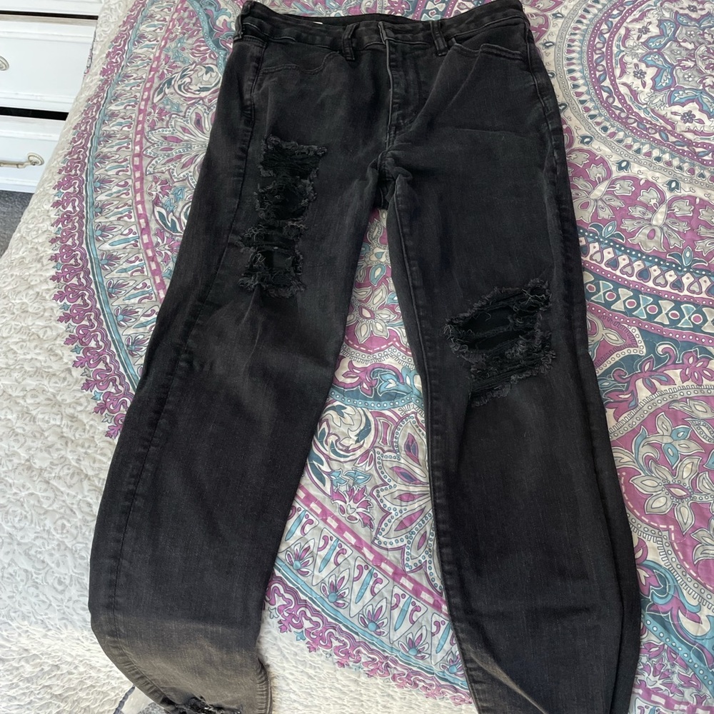 American Eagle black frayed jegging